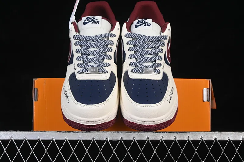 All categories Nk Air Force 1 Air Force series Nk Air Force 1 Low Air Force low-top Nike Air Force 1'07 Low joint blue and red stitching Air Force 1 low-top casual sneakers JP8028-069